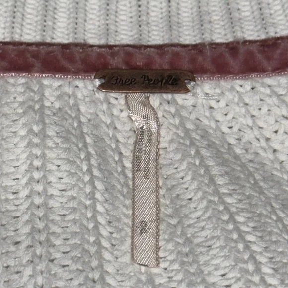 Free People Damsell Bell Sleeve Chunky Knit Cropped Sweater-Size Small - Picture 8 of 10